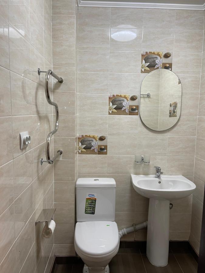 Fam_House Hotel Бишкек Екстериор снимка