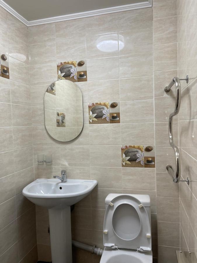 Fam_House Hotel Бишкек Екстериор снимка