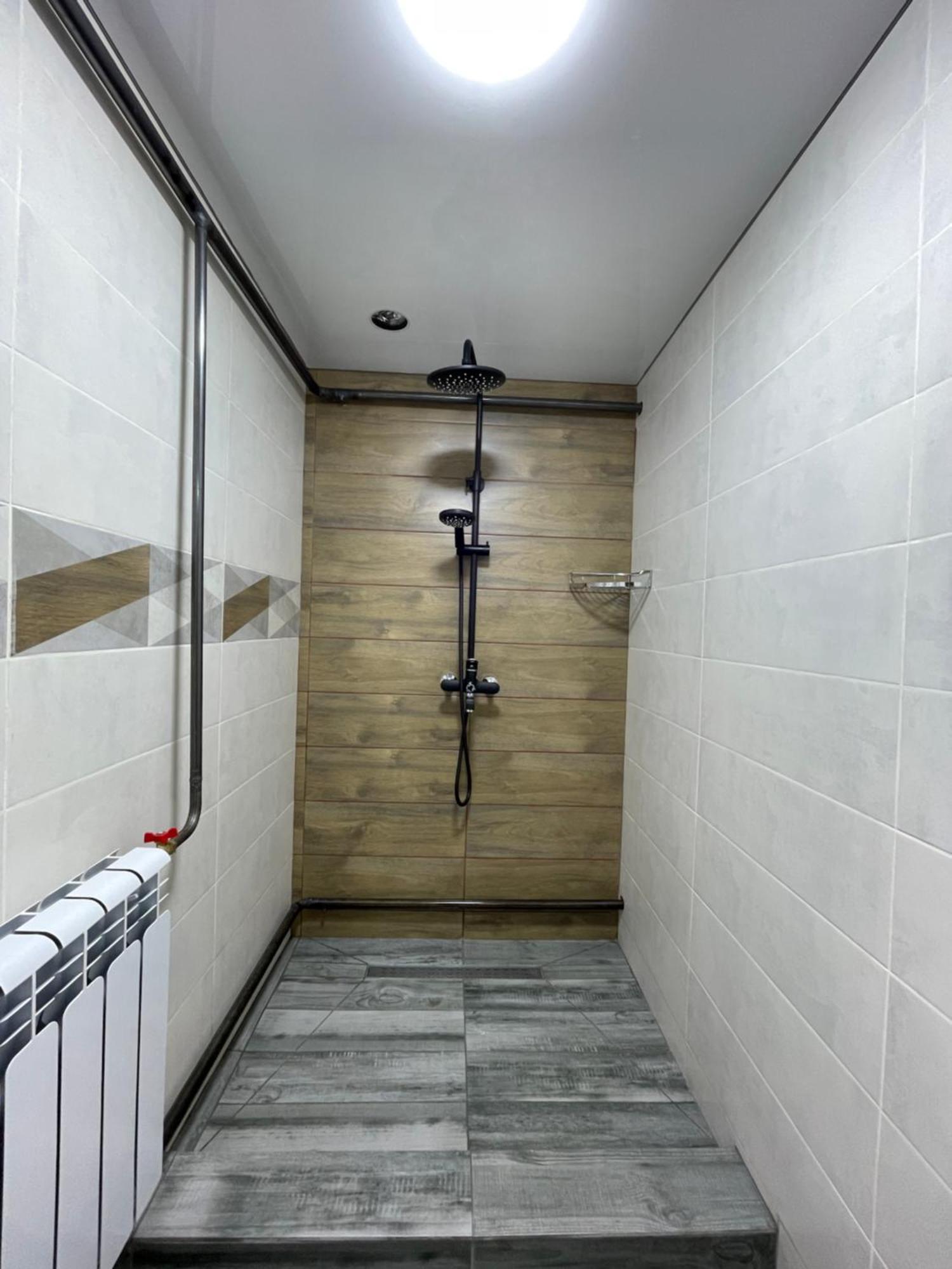 Fam_House Hotel Бишкек Екстериор снимка
