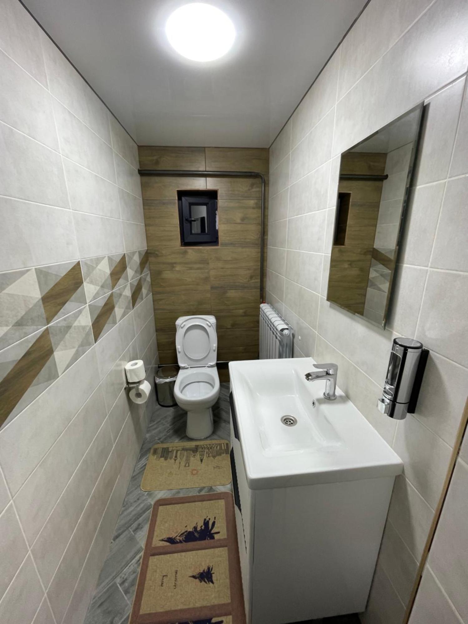 Fam_House Hotel Бишкек Екстериор снимка